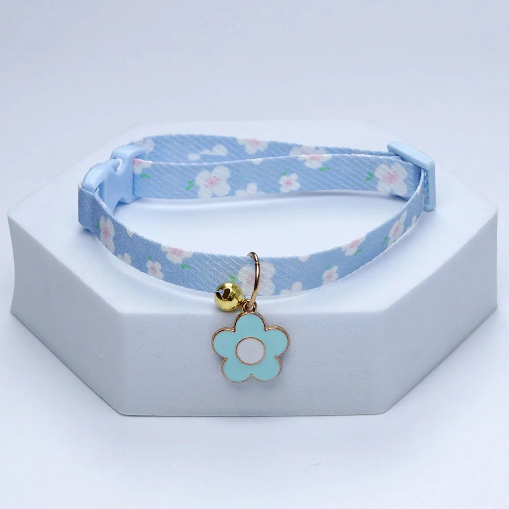 New Kawaii Cat Collar With Bell Cute Necklace For Small Dog Pet Flower Necklace Adjustable Kitten Neck Collar Cat Accessories