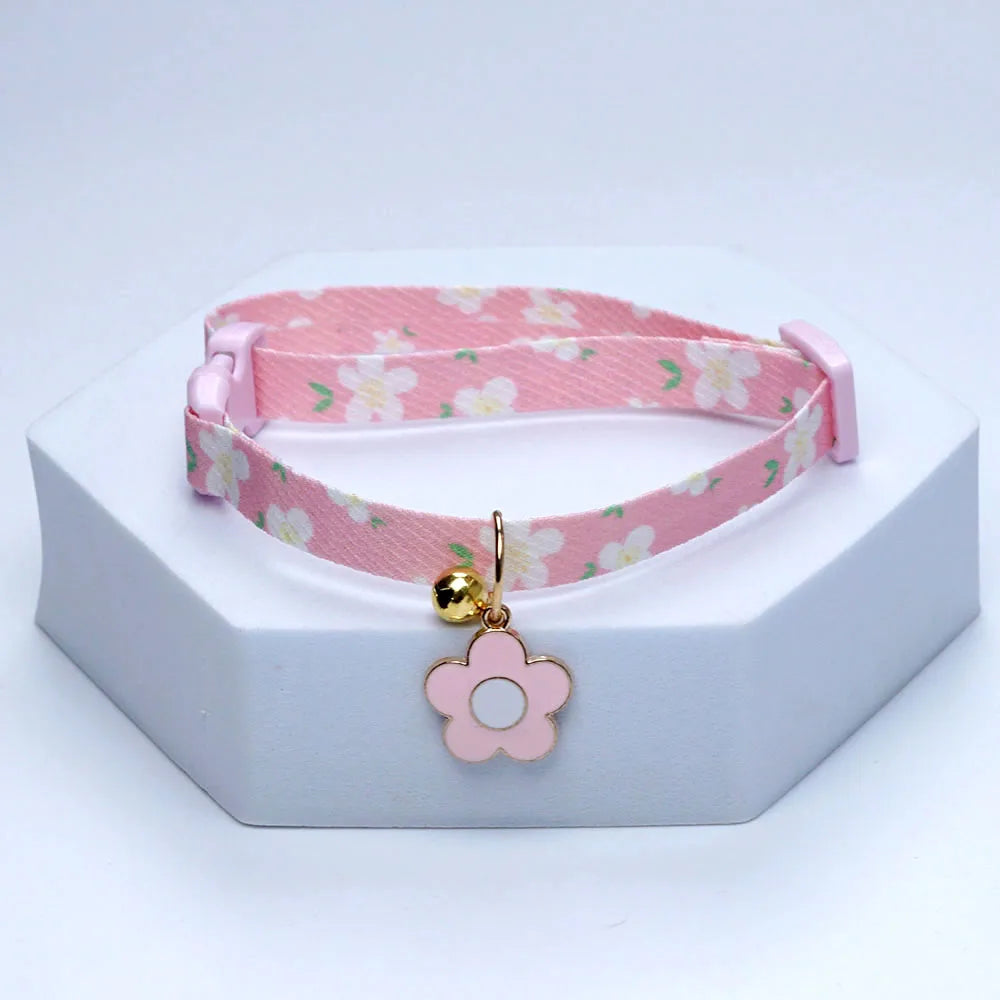 New Kawaii Cat Collar With Bell Cute Necklace For Small Dog Pet Flower Necklace Adjustable Kitten Neck Collar Cat Accessories